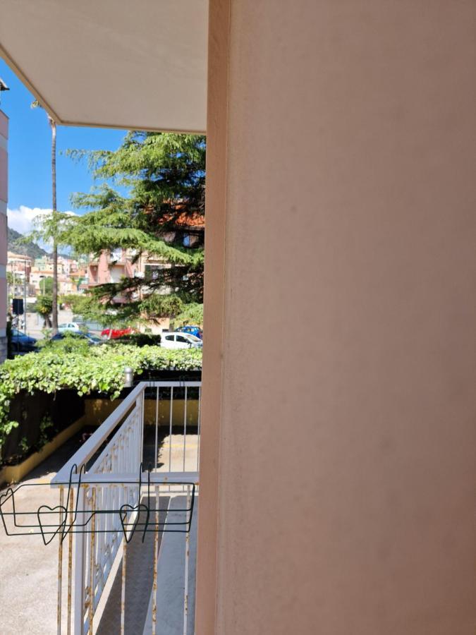 里贾瑞公寓式酒店 博尔焦韦雷齐 外观 照片